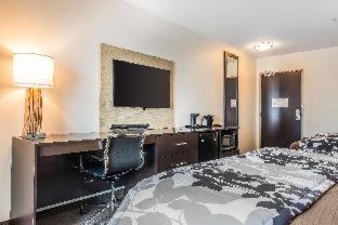Room #184874309 at Sleep Inn & Suites Cumberland - LaVale