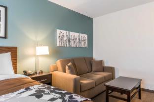 Room #184874310 at Sleep Inn & Suites Cumberland - LaVale