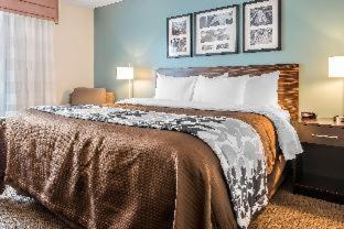 Room #184874314 at Sleep Inn & Suites Cumberland - LaVale