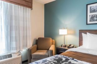 Room #184874314 at Sleep Inn & Suites Cumberland - LaVale