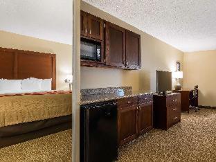 Room #5884419 at Comfort Inn & Suites Little Rock Airport