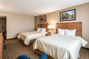 Room #49236312 at Clarion Inn Harpers Ferry - Charles Town