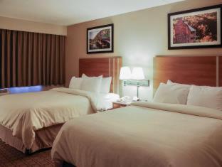 Room #49236312 at Clarion Inn Harpers Ferry - Charles Town