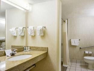 Room #49236312 at Clarion Inn Harpers Ferry - Charles Town