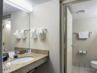 Room #49236312 at Clarion Inn Harpers Ferry - Charles Town