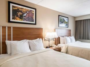 Room #49236312 at Clarion Inn Harpers Ferry - Charles Town