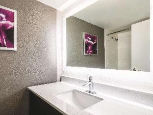 Room #42866608 at La Quinta Inn & Suites by Wyndham Cincinnati Sharonville