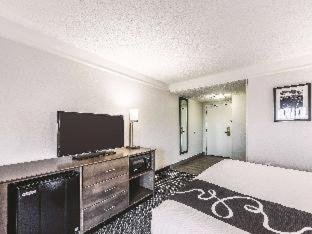 Room #42866609 at La Quinta Inn & Suites by Wyndham Cincinnati Sharonville