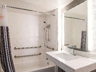 Room #42866610 at La Quinta Inn & Suites by Wyndham Cincinnati Sharonville