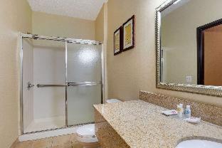 Room #31997108 at Holiday Inn Express & Suites Southfield Detroit by IHG