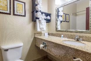 Room #31997108 at Holiday Inn Express & Suites Southfield Detroit by IHG