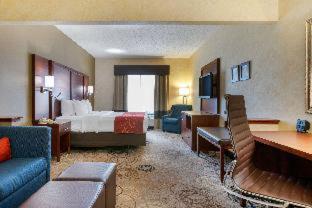 Room #31997109 at Holiday Inn Express & Suites Southfield Detroit by IHG