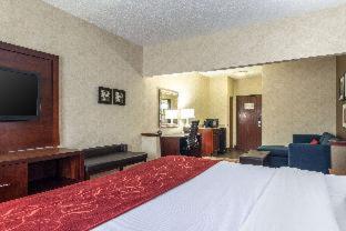 Room #31997109 at Holiday Inn Express & Suites Southfield Detroit by IHG