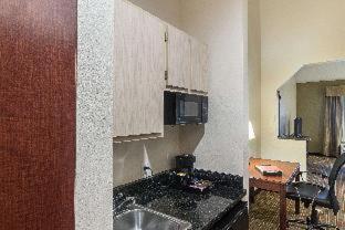 Room #49201109 at Quality Inn & Suites West Chase
