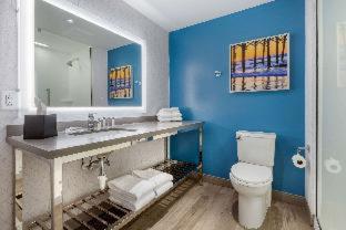 Room #388995811 at DoubleTree by Hilton Charleston Riverview