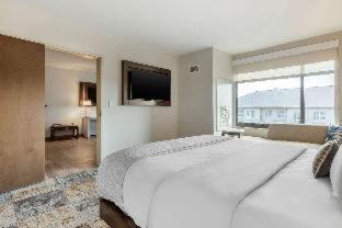 Room #388995813 at DoubleTree by Hilton Charleston Riverview