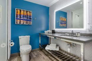 Room #388995814 at DoubleTree by Hilton Charleston Riverview