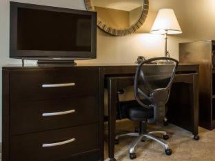 Room #26152010 at Comfort Suites Huntersville near Lake Norman