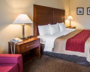 Room #672667011 at Comfort Inn & Suites Morganton South