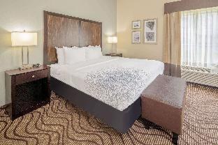 Room #54209508 at La Quinta Inn & Suites by Wyndham Gonzales LA