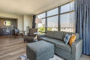 Room #388995815 at DoubleTree by Hilton Charleston Riverview