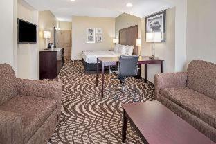 Room #54209515 at La Quinta Inn & Suites by Wyndham Gonzales LA
