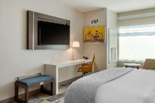 Room #388995816 at DoubleTree by Hilton Charleston Riverview