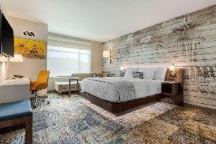 Room #388995816 at DoubleTree by Hilton Charleston Riverview