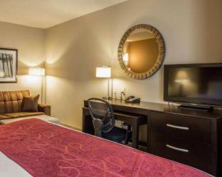 Room #26152011 at Comfort Suites Huntersville near Lake Norman