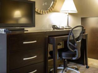 Room #26152011 at Comfort Suites Huntersville near Lake Norman