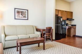 Room #273363207 at MainStay Suites Hackberry Sportsman's Lodge