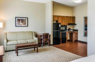 Room #273363207 at MainStay Suites Hackberry Sportsman's Lodge