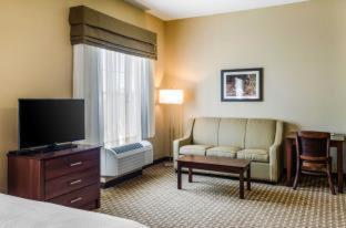 Room #273363207 at MainStay Suites Hackberry Sportsman's Lodge