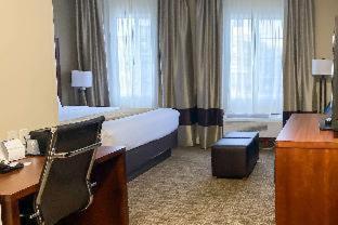 Room #49178121 at Comfort Suites Clarksville near Governors Square Mall