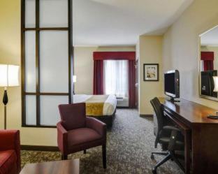 Room #45788108 at Comfort Suites Little Rock West