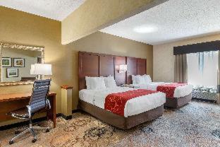 Room #31997112 at Holiday Inn Express & Suites Southfield Detroit by IHG