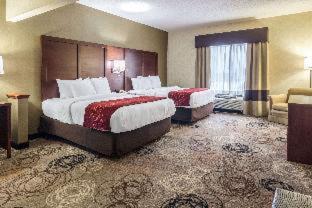 Room #31997112 at Holiday Inn Express & Suites Southfield Detroit by IHG