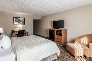 Room #49236314 at Clarion Inn Harpers Ferry - Charles Town