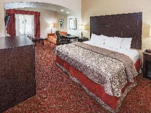 Room #41746216 at La Quinta Inn & Suites by Wyndham Columbus TX