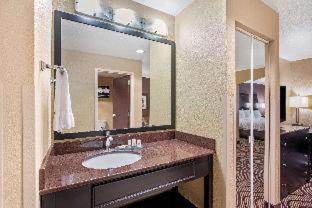 Room #41255536 at La Quinta Inn & Suites by Wyndham Meridian / Boise West