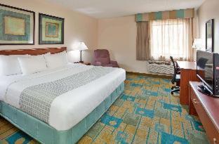 1 Queen Bed, Mobility/Hearing Accessible Room , Roll-in Shower, Non-Smoking at La Quinta Inn & Suites by Wyndham Des Moines West Clive