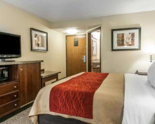 Room #25013425 at Comfort Inn Grove City - Columbus South