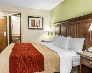 Room #25013425 at Comfort Inn Grove City - Columbus South