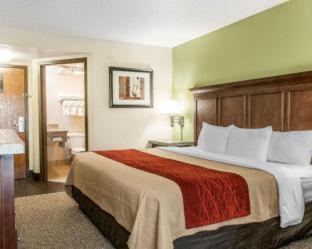 Room #25013425 at Comfort Inn Grove City - Columbus South