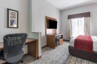 Room #25013426 at Comfort Inn Grove City - Columbus South