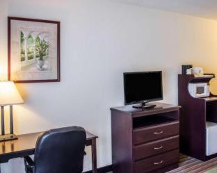 Room #48948618 at Quality Inn & Suites Pensacola Bayview