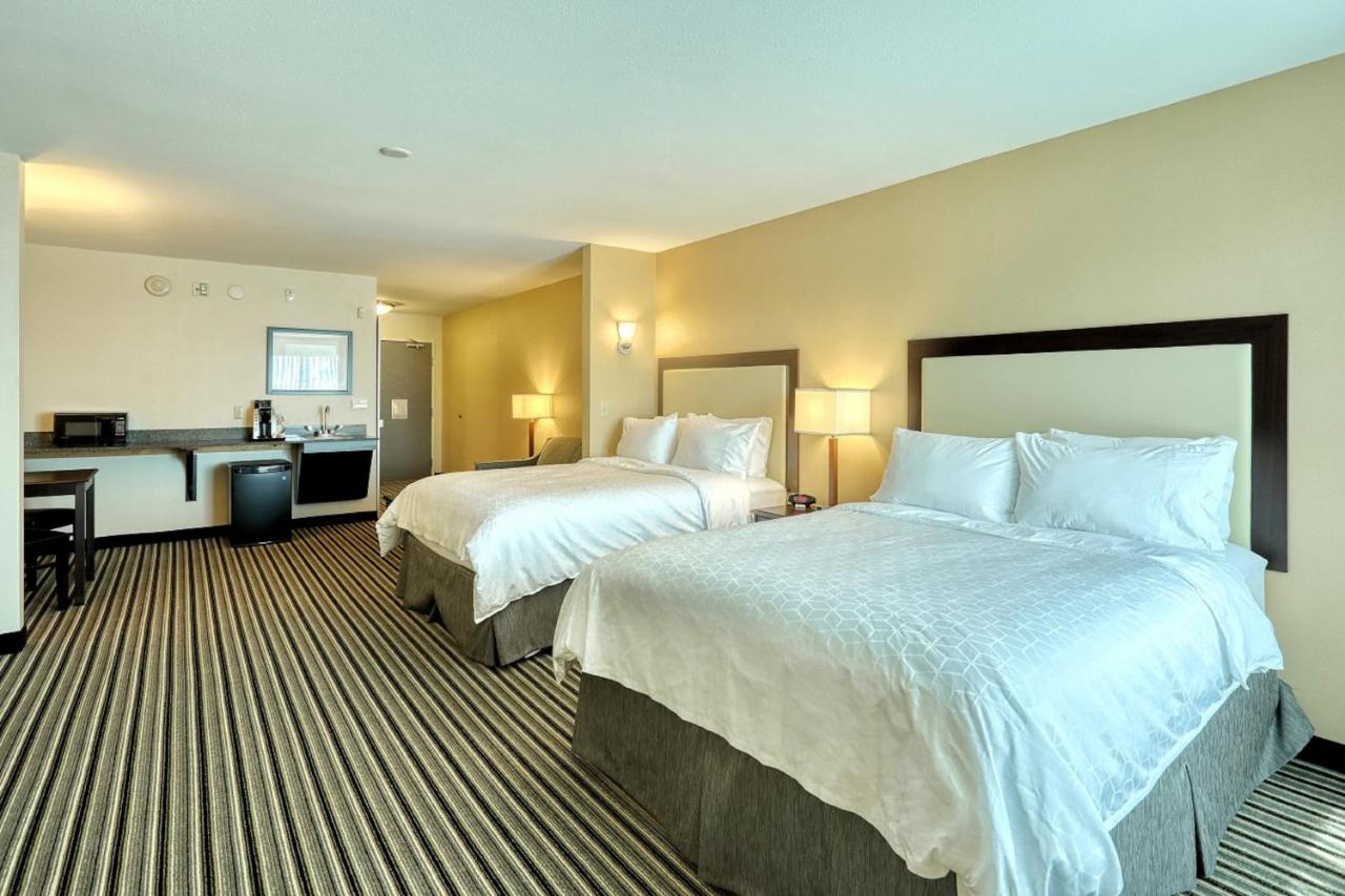  | Holiday Inn Express Hotel & Suites Batavia - Darien Lake
