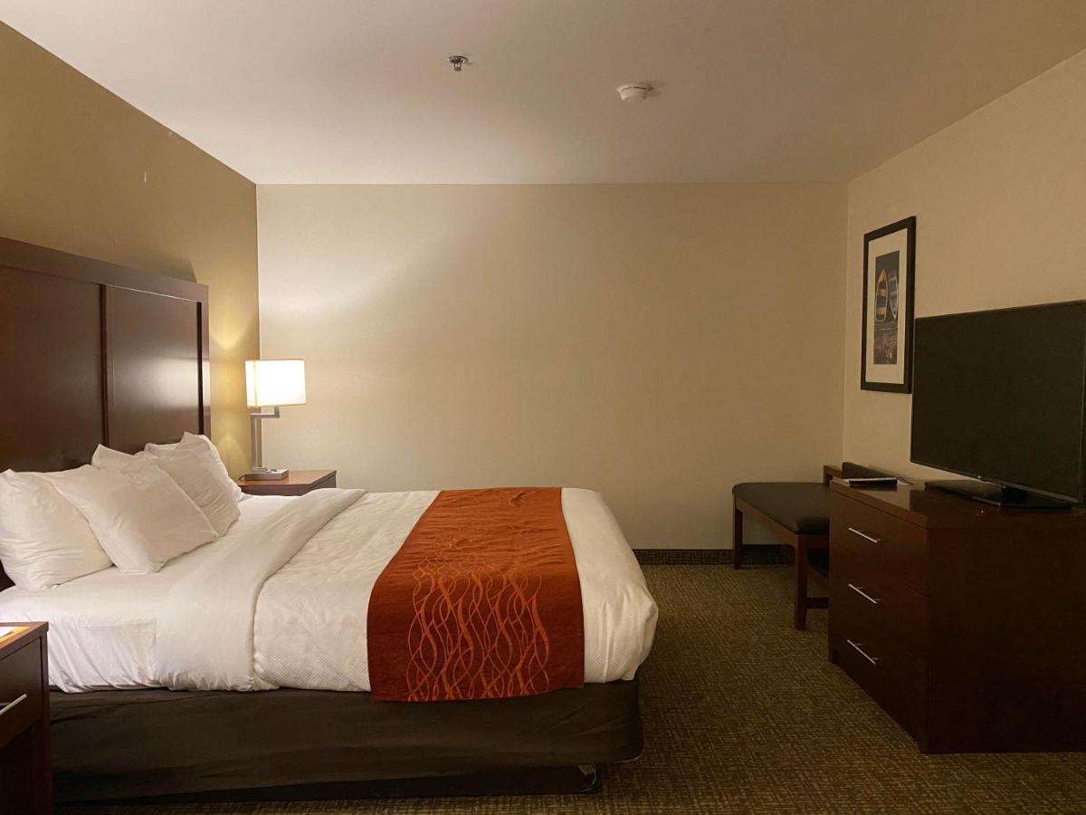 King Suite - Non-Smoking at Comfort Inn Marina on the Monterey Bay