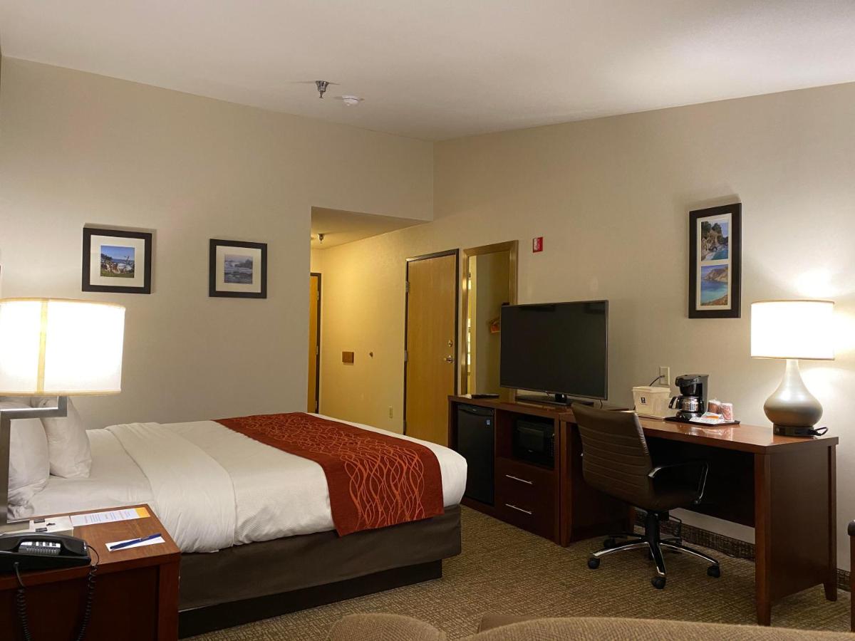 King Room - Accessible/Non-Smoking at Comfort Inn Marina on the Monterey Bay