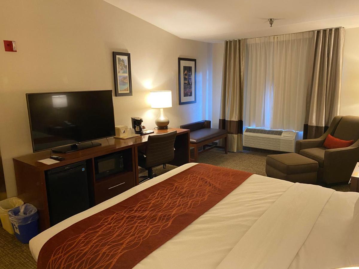 King Room - Accessible/Non-Smoking at Comfort Inn Marina on the Monterey Bay